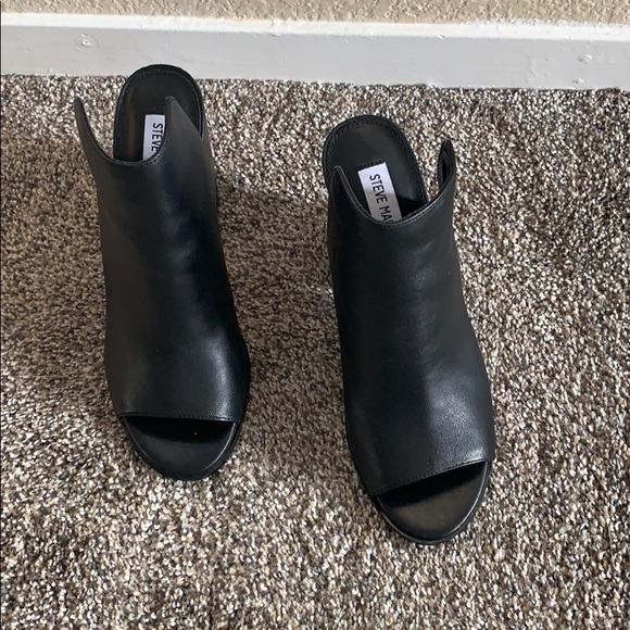 Steve Madden Shoes - NWOT. Steve Madden black backless bootie.